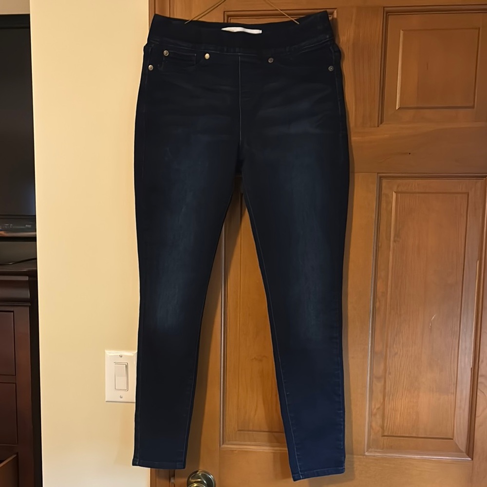 Signature by Levi Strauss Women's Navy Skinny Jeans